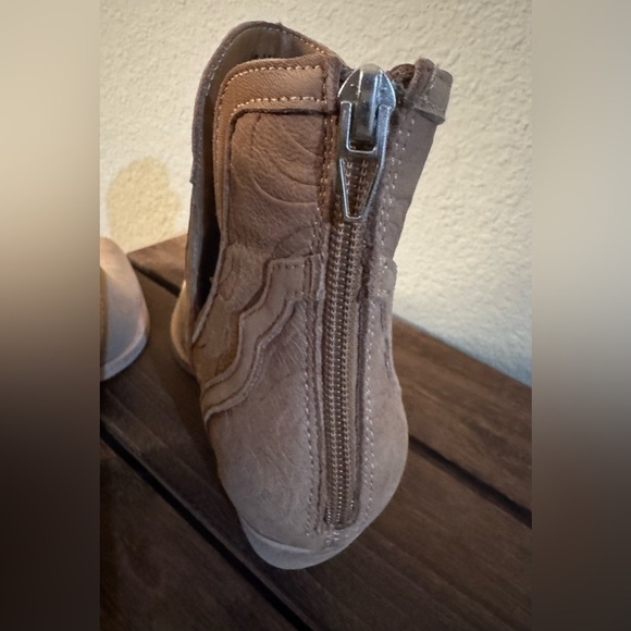 Dolce Vita Women's Silvan Cutout Western Ankle Booties Size 6.5 - Picture 6 of 11